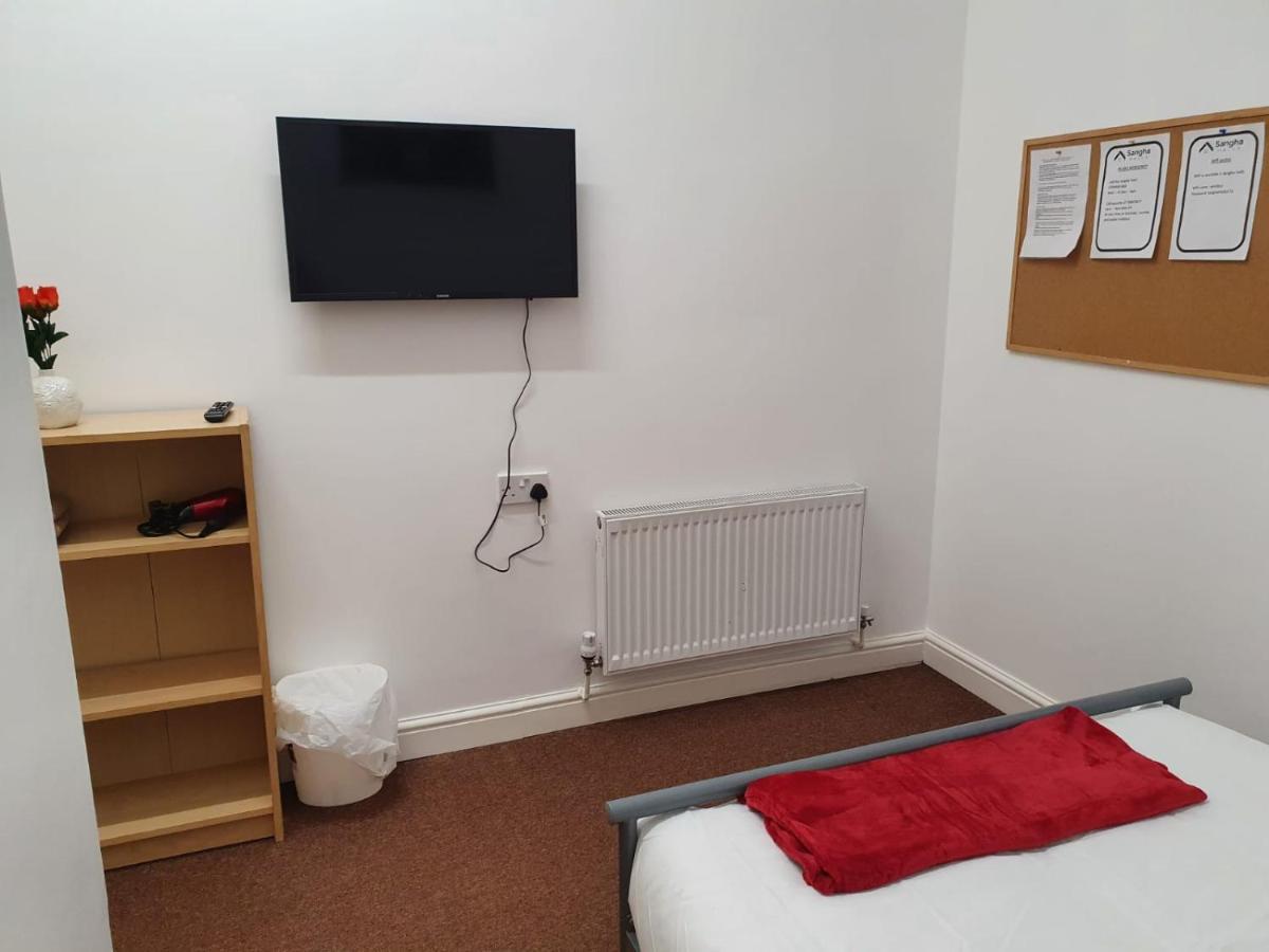 D19 Sangha Hall Leicester Esterno foto